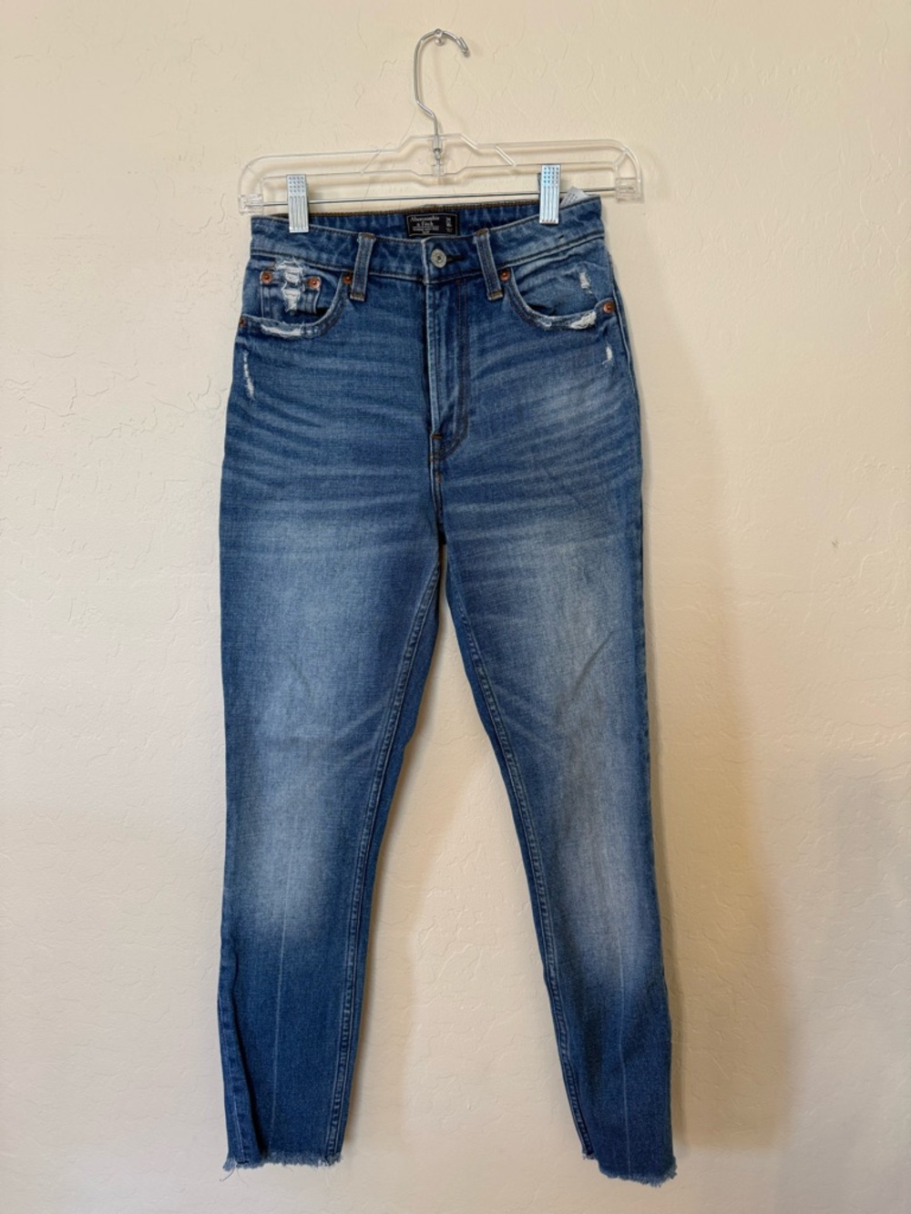 Abercrombie & Fitch High-Rise Straight Leg Blue Jeans